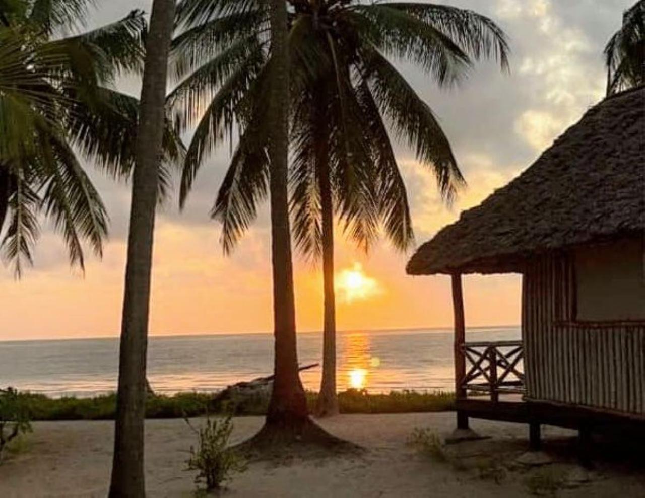 Barry'S Beach Resort Mkwaja Exterior foto