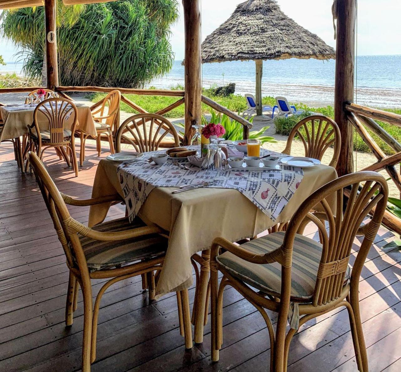 Barry'S Beach Resort Mkwaja Exterior foto